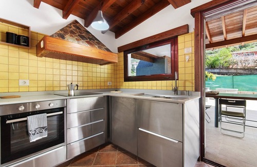 Las Lagunetas House | Vacation Home 'Villa Alma' with Mountain View, Private Terrace and Private Garden