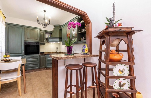 Tiscamanita Villa | Vacation Home La cañada with Mountain View, Garden, A/C & Wi-Fi