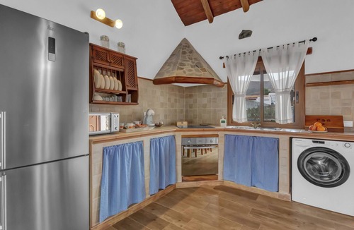Betancuria House | Vacation Home 'La Casilleta' with Mountain View, Wi-Fi and Air Conditioning
