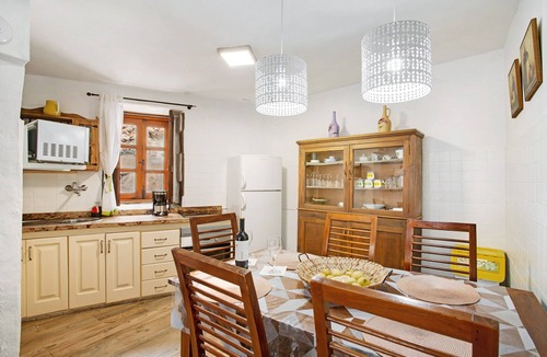 San Bartolome de Tirajana House | Vacation Home "La Casa Nueva" with Mountain View, Whirlpool & Wi-Fi