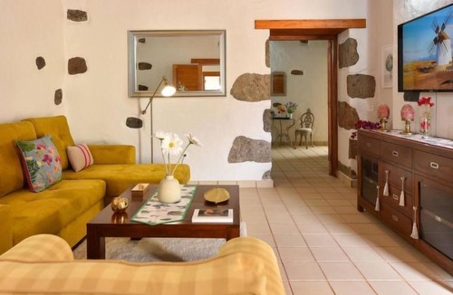 Ingenio House | Vacation home Los Algodones Cottage with Pool in Ingenio - 8 persons, 4 bedrooms