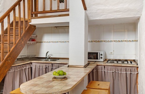 Galdar House | Vacation Home 'Mirador de la Abuela' with Sea View, 2 Terraces & Wi-Fi