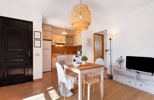 La Oliva House | Vacation Home 'Sweet Home Majanicho' with Sea View, Shared Pool and Wi-Fi