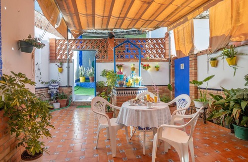 Manzanilla House | Vacation Home 'Una Casa Azul' with Private Terrace, Wi-Fi & Air Conditioning