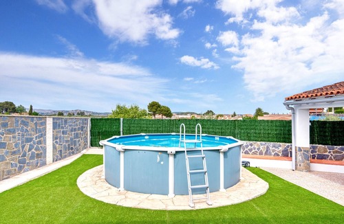Macastre House | Vacation Home "Violeta Grande" with Mountain View, Private Pool & Wi-Fi