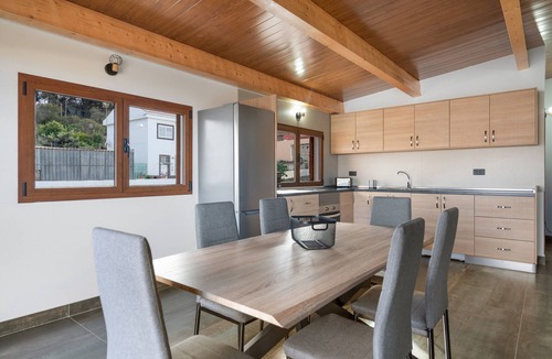 Santa Maria de Guia de Gran Canaria House | Vacation Home 'Vv El Mirador' with Sea View, Wi-Fi and Air Conditioning