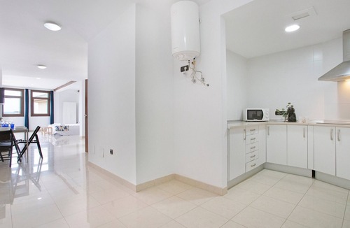 El Cotillo Apartment | Vacation Studio 'Estudio Vista Mar 5' with Sea View, Shared Pool and Wi-Fi