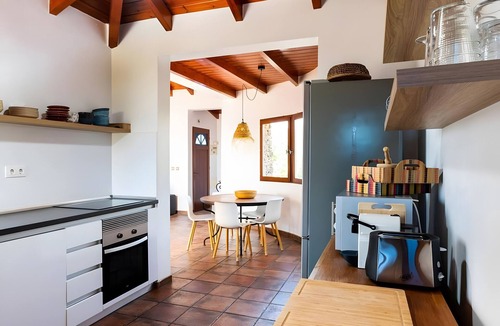 Lajares Villa | Vacation Villa 'Aria' with Mountain View, Private Pool and Wi-Fi