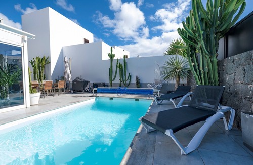 Playa Blanca Villa | Vacation Villa 'Casa Saidera ' with Private Pool, Wi-Fi and Air Conditioning