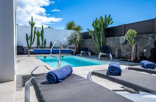 Playa Blanca Villa | Vacation Villa 'Casa Saidera ' with Private Pool, Wi-Fi and Air Conditioning