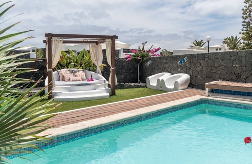 Playa Blanca Villa | Vacation Villa 'Faro Park with Private Pool' with Mountain View, Private Terrace and Wi-Fi