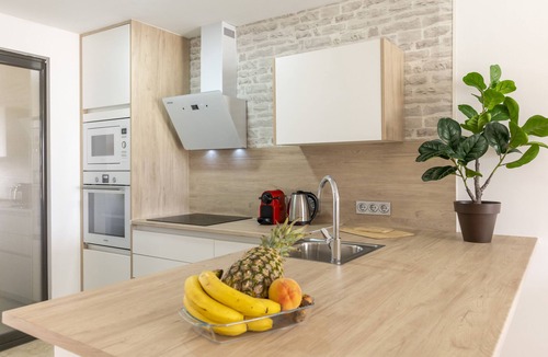 Vera Apartment | Vera Penthouse with Terrace, Swimming Pool and Free Parking