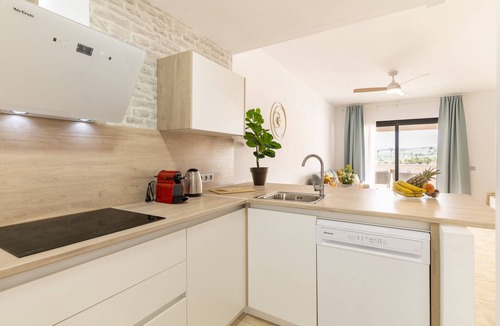 Vera Apartment | Vera Penthouse with Terrace, Swimming Pool and Free Parking