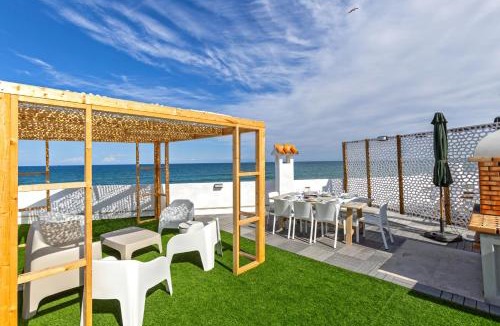Mareny Barraquetes Apartment | Vidamalu - Beachfront apartment with terrace