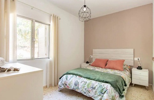 Antequera Villa | Villa 'Rosales' with Mountain View, Wi-Fi and Air Conditioning