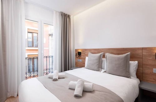 Barri Vell - Santa Creu Hostel | VIL5 by Be Alicante