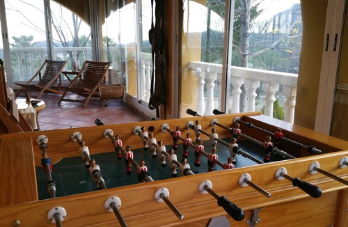 Tibi Ski Chalet | Villa 15min from Alicante, free WiFi, indoor pool, ideal for families.