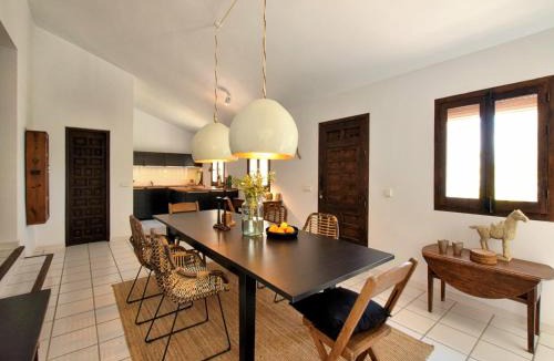 Sayalonga Villa | Villa a Sayalonga vicino al mare