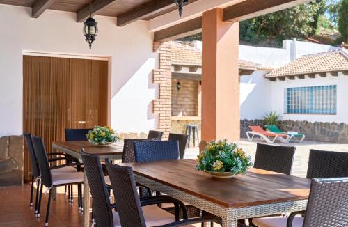 Sayalonga Villa | Villa Alejandro En Sayalonga