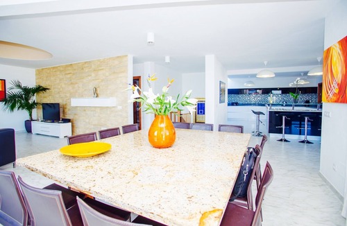 Playa Blanca House | Villa and Annex with Heated Pool and Incredible Ocean Views