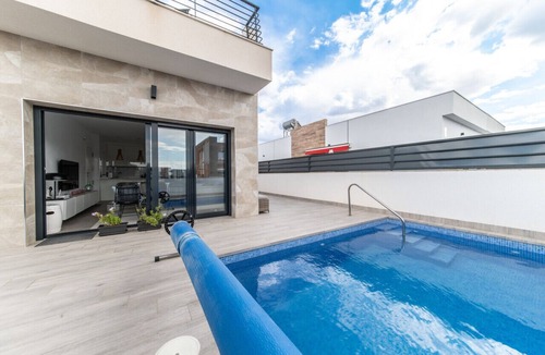 Daya Nueva Villa | Villa Armonia - Heated Pool - Countryside Charm - by OYOOSTAYS