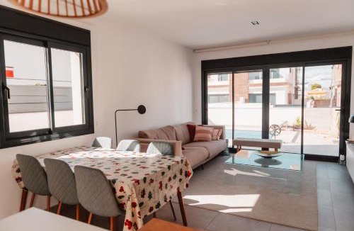 Daya Nueva Villa | Villa Armonia - Heated Pool - Countryside Charm - by OYOOSTAYS