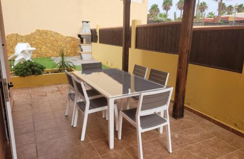 Castillo Caleta de Fuste Villa | Villa Athenea