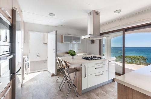 Isla Plana Villa | Villa 'Azohia De Las Palomas' with Sea View, Wi-Fi and Air Conditioning