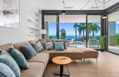 Manilva Apartment | Villa Bahia de Las Rocas 4BR with private pool