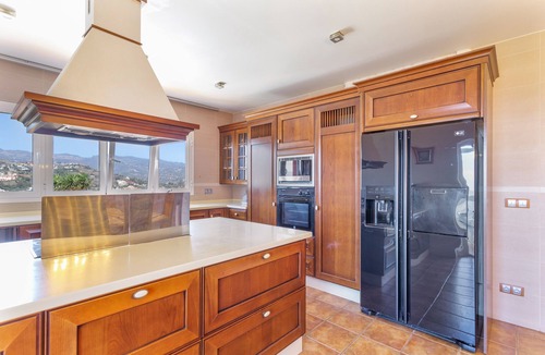 Santa Brigida Apartment | 'Villa bandama golf Agaete Suite-01' with sea views, Wi-Fi and air conditioning