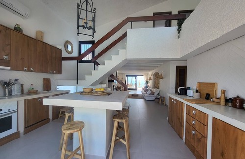 Buenas Noches Villa | Villa 'Beachfront' with Sea View, Wi-Fi and Air Conditioning