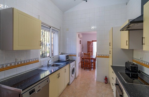 Rio Velez Villa | Villa 'Bravo spectacular views' with Lake and Mountain View, Pool, Garden & Wi-Fi
