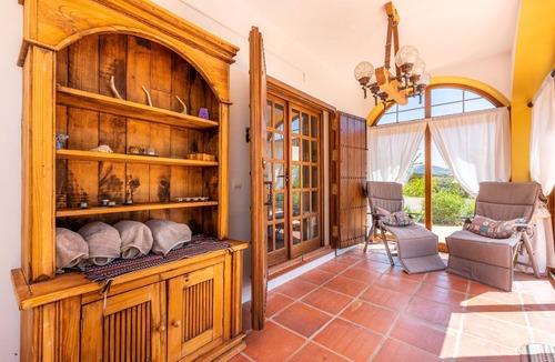 Archidona Villa | Villa "Casa de los Sueños" with Pool, Mountain View, Garden & Wi-Fi