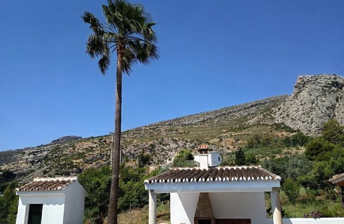 Valle de Abdalagis Ski Chalet | Villa Cabera I Piscina Privada I Barbacoa I Cerca de Caminito del Rey