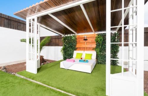 Castillo Caleta de Fuste Villa | Villa Caleta Del Sol by Villa Plus