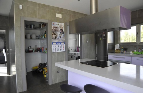 Yecla Villa | Villa 'Campo Premium' with Mountain View, Wi-Fi and Air Conditioning