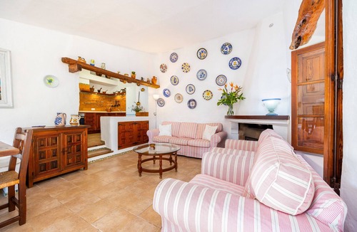 Puerto de Pollensa Villa | Villa 'Can Tonet' with Mountain View, Wi-Fi and Air Conditioning