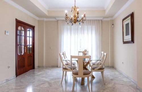 Bormujos Villa | Villa Candelaria Sol y Piscina