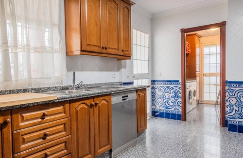 Bormujos Villa | Villa 'Candeleria Sol y Piscina' with Private Pool, Wi-Fi and Air Conditioning