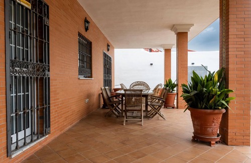 Bormujos Villa | Villa 'Candeleria Sol y Piscina' with Private Pool, Wi-Fi and Air Conditioning