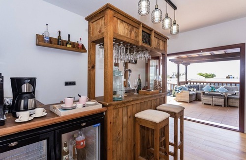 Playa Blanca Villa | Villa "Casa Blanca" with Sea View, Private Pool & Wi-Fi
