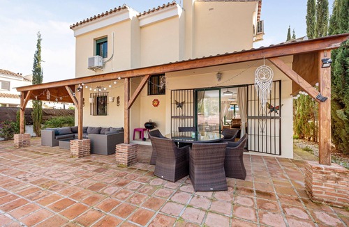 Alcaucin Villa | Villa 'Casa Perez' with Mountain View, Private Pool and Wi-Fi
