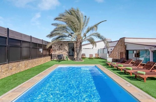 Triquivijate Villa | "VILLA COBAS", PRIVATE POOL