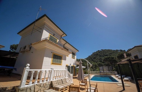 Las Jaras Villa | Villa con chimenea, barbacoa y vistas panorámicas.