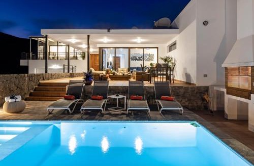 Macher Villa | Villa con piscina climatizada y vistas al mar