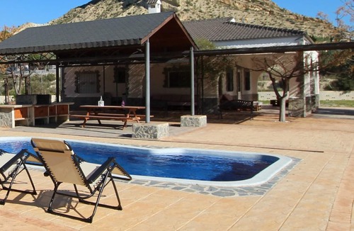 Crevillente Villa | Villa Crevillent, 3 bedrooms, 7 persons