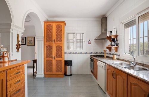 Campano House | Villa 'Cruz del Sur' with Pool, Garden, 3 Terraces & Wi-Fi