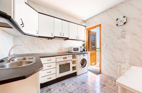 Fernan Perez Villa | Villa 'Cruz' with Private Terrace, Balcony, and Air Conditioning