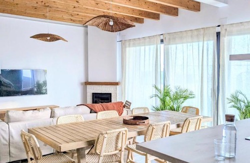 Candeleda House | Villa de diseño con jardín, piscina y vistas