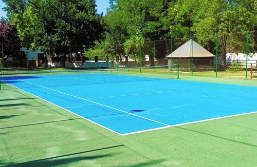 Priego de Cordoba Ski Chalet | Villa Dolores | Swimming pool, tennis, and game room